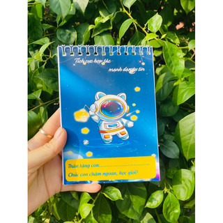 Sổ mẫu phi hành gia kèm lời chúc