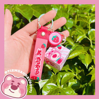 (Sẵn HCM-Hỏa tốc) Móc Khóa Rubik 3x3 Gấu Dâu Lotso Kèm Dây Trap Cao Su Cực Xinh