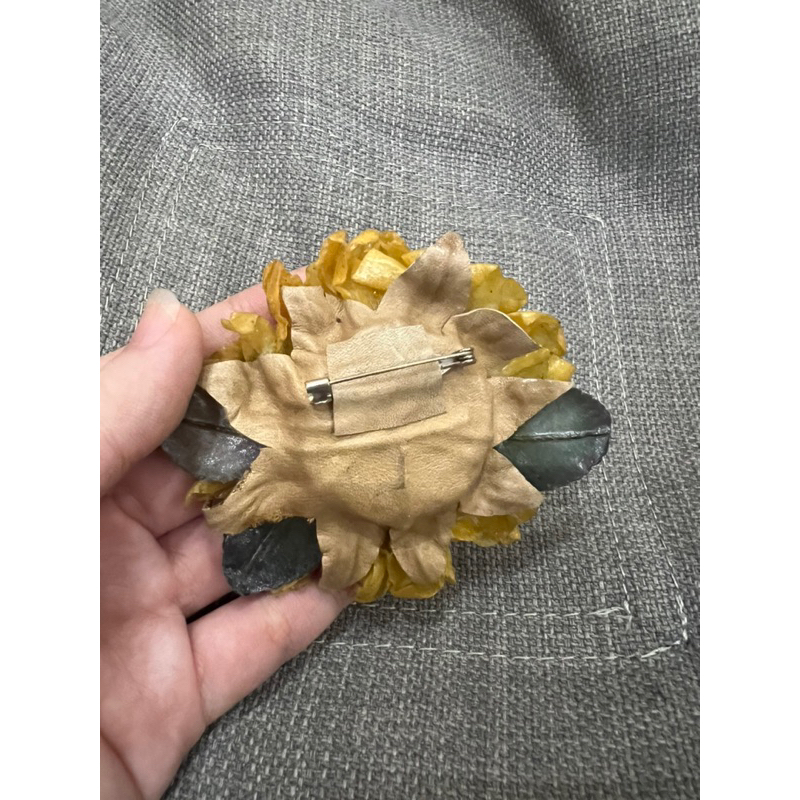 Thanh lý cài áo bằng da thật