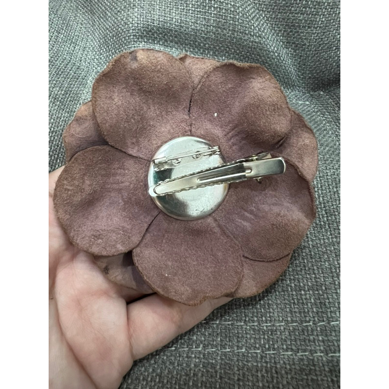 Thanh lý cài áo bằng da thật