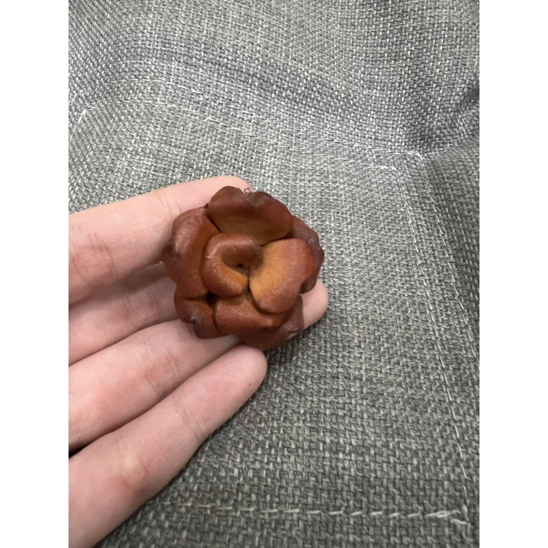 Thanh lý cài áo bằng da thật