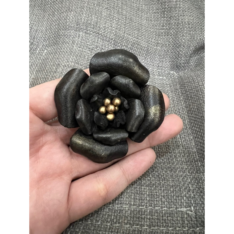 Thanh lý cài áo bằng da thật