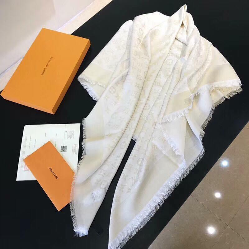 Khăn lụa vuông họa tiết nhãn hiệu, khăn choàng bản vuông 140cm - Hàng có sẵn