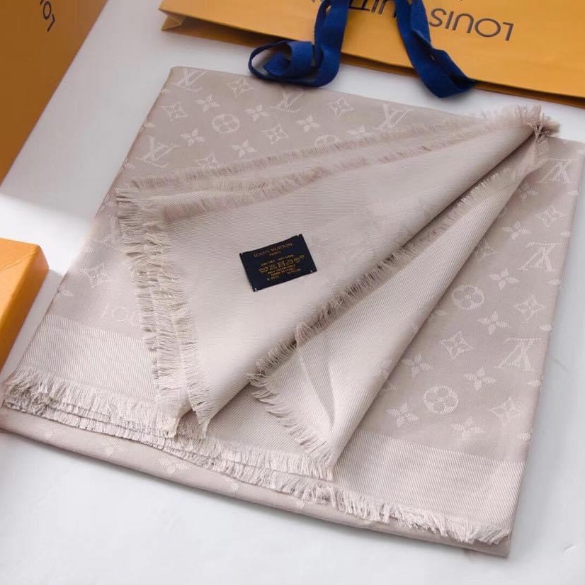 Khăn lụa vuông họa tiết nhãn hiệu, khăn choàng bản vuông 140cm - Hàng có sẵn