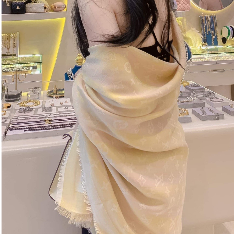 Khăn lụa vuông họa tiết nhãn hiệu, khăn choàng bản vuông 140cm - Hàng có sẵn