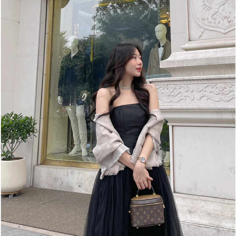 Khăn lụa vuông họa tiết nhãn hiệu, khăn choàng bản vuông 140cm - Hàng có sẵn