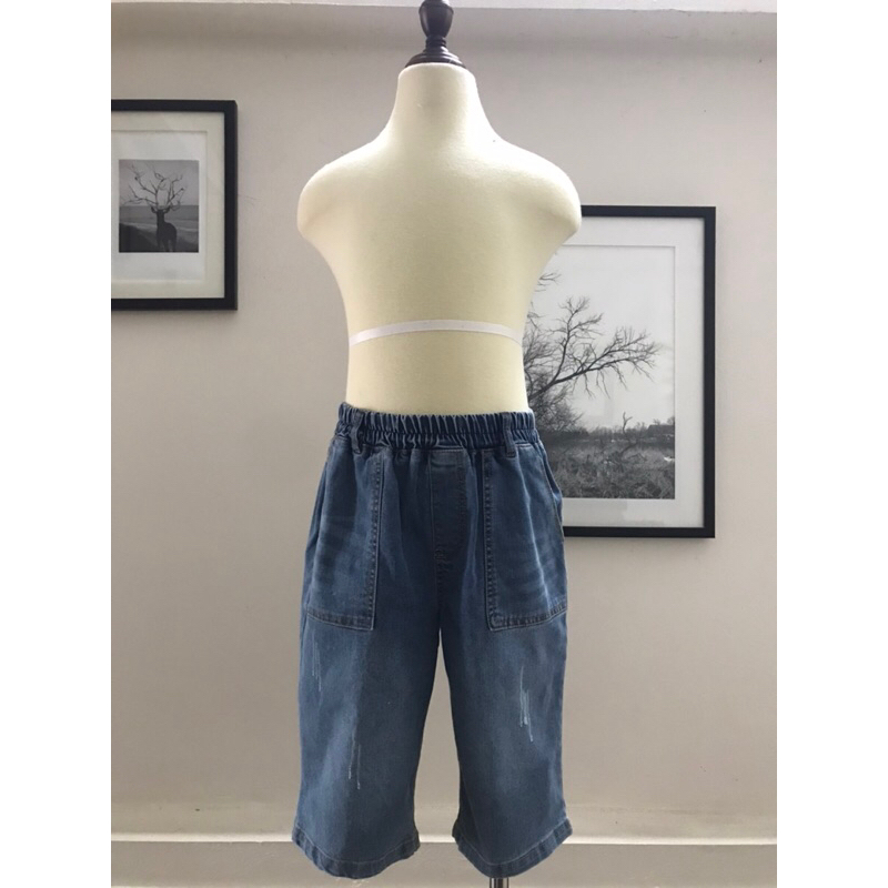 Quần bò ngố trẻ em BeBe Jeans ,túi trước là túi dán chất liệu vải bò hịn hò.