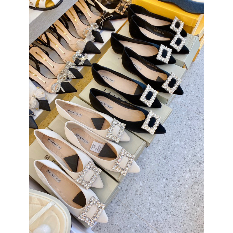 Búp bê khoá vuông