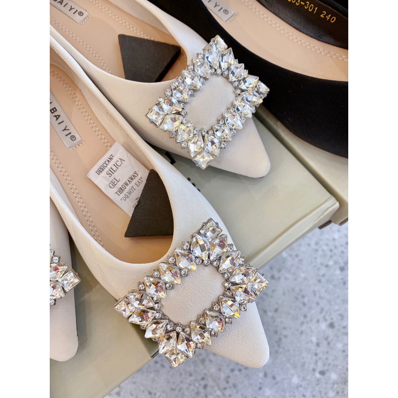 Búp bê khoá vuông