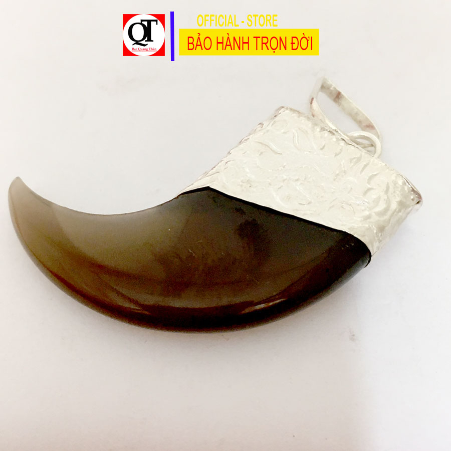 Mặt dây chuyền nam Bạc Quang Thản hình vuốt nhân tạo bọc bạc chạm hoa văn - QTMNA13