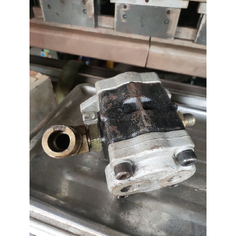 Đầu bơm cao áp thủy lực hàng tháo máy Nhật