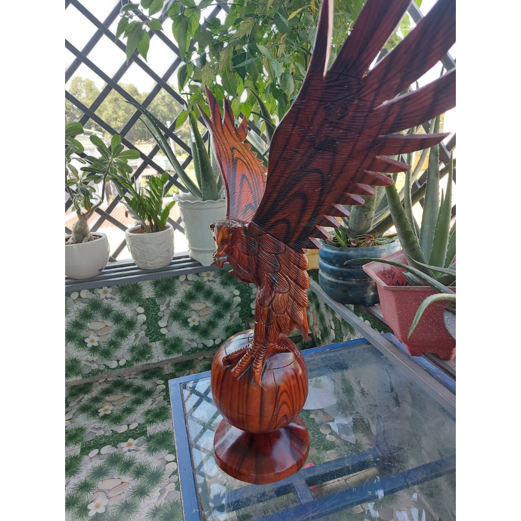 Tượng con đại bàng bằng gỗ cao 40 cm