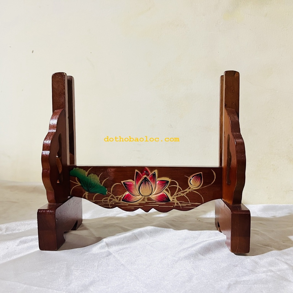 KHUNG HÌNH GỖ TRÀM ĐỂ ẢNH THỜ HOA SEN CHẠM NỔI CÓ THỂ TĂNG GIẢM KÍCH THƯỚC