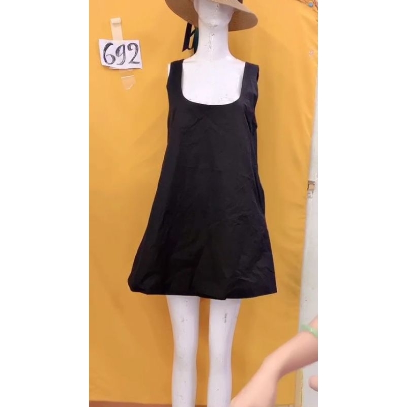 đầm yếm xòe. S692