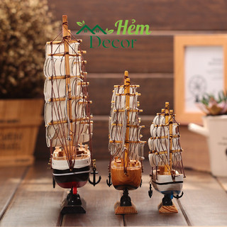 Mô hình thuyền buồm gỗ trang trí nhà cửa