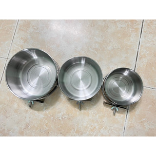 1 Cái cóng inox dành cho chim vẹt , chó , mèo ..., chứa thức ăn hoặc nước uống