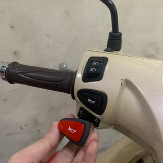Công tắc còi, Nút kèn đỏ các dòng xe Honda,như Wave Vision Future neo Air blade, SH mode, SH