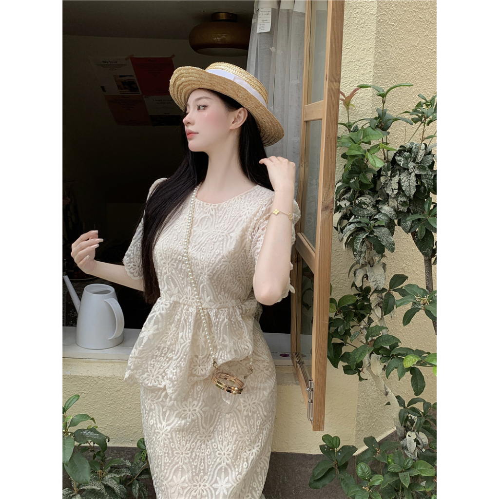 Set/ Bộ áo ren cổ tròn dáng xòe kèm chân váy phong cách tiểu thư dịu dàng