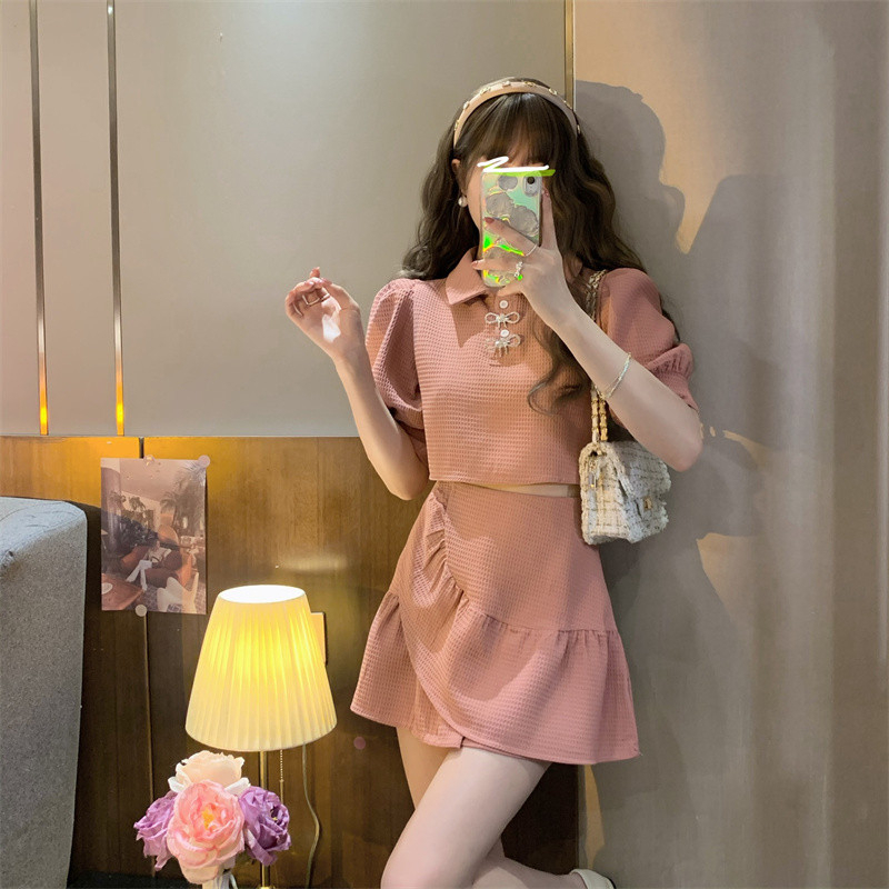 Set váy áo croptop cổ sơ mi tay bồng tay bo chun mix chân váy xòe tiểu thư hè 2023