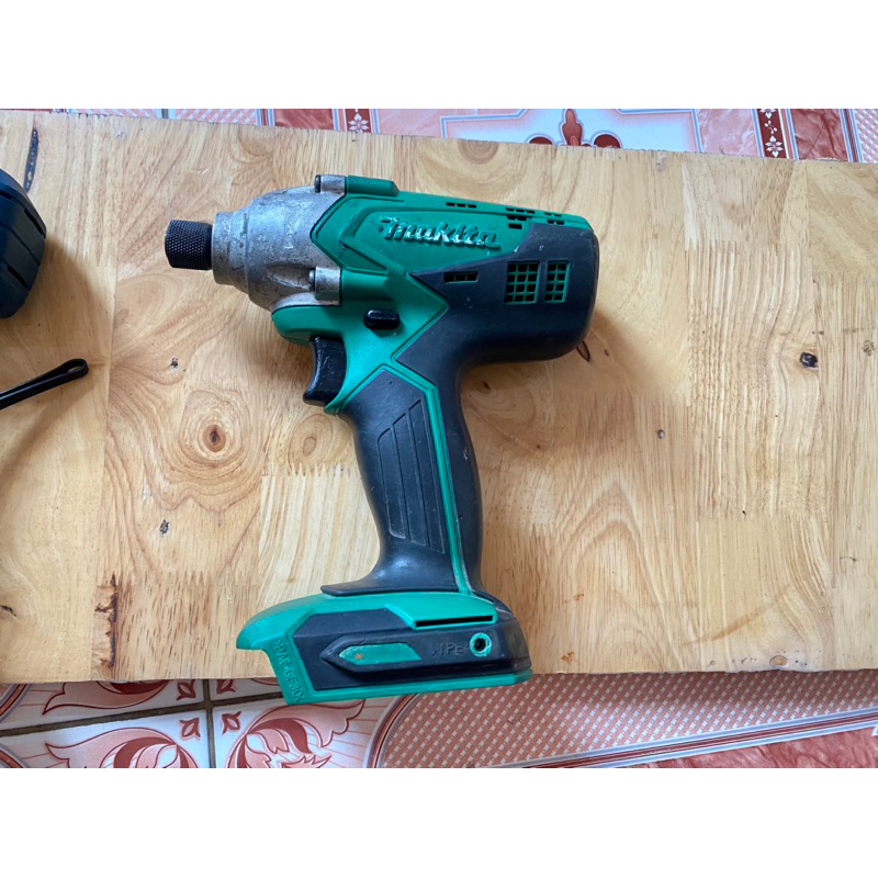 máy bắn vít makita 14,4v m695d nhật bãi