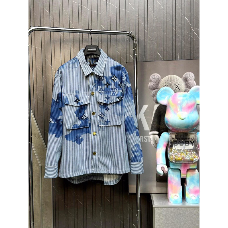 ⚡️[Hight Quality] Hàng Có Sẵn!! Áo Sơ Mi Denim Luon Vuituoi Striped Monogram Wordwear - Thiết Kế Kẻ Sọc Xanh Cao Cấp