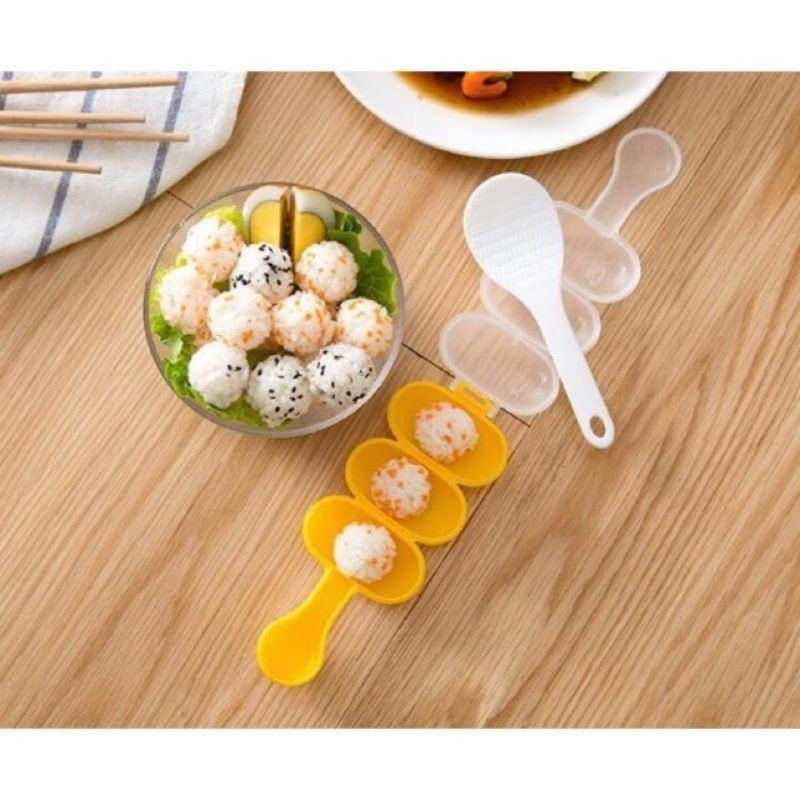 Bộ khuôn lắc cơm kèm thìa, dụng cụ ép tạo cơm nắm Bento hình tròn cho bé ăn dặm mesocshop
