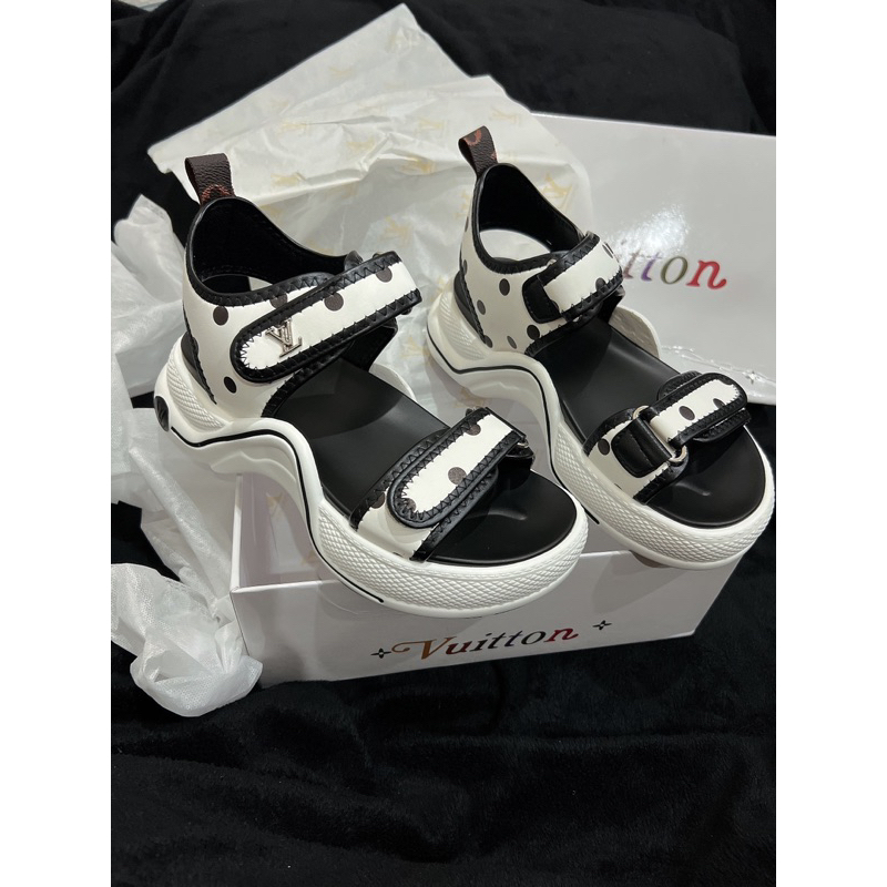 Sandal LV nữ trắng chấm bi- Hàng QC cao cấp-Kèm video thật
