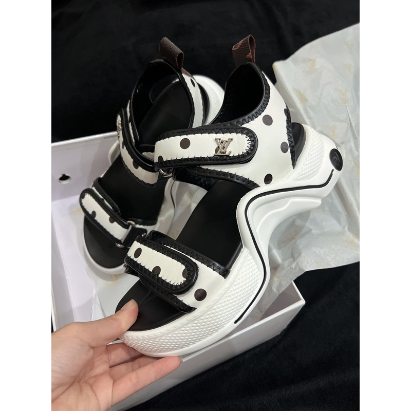 Sandal LV nữ trắng chấm bi- Hàng QC cao cấp-Kèm video thật