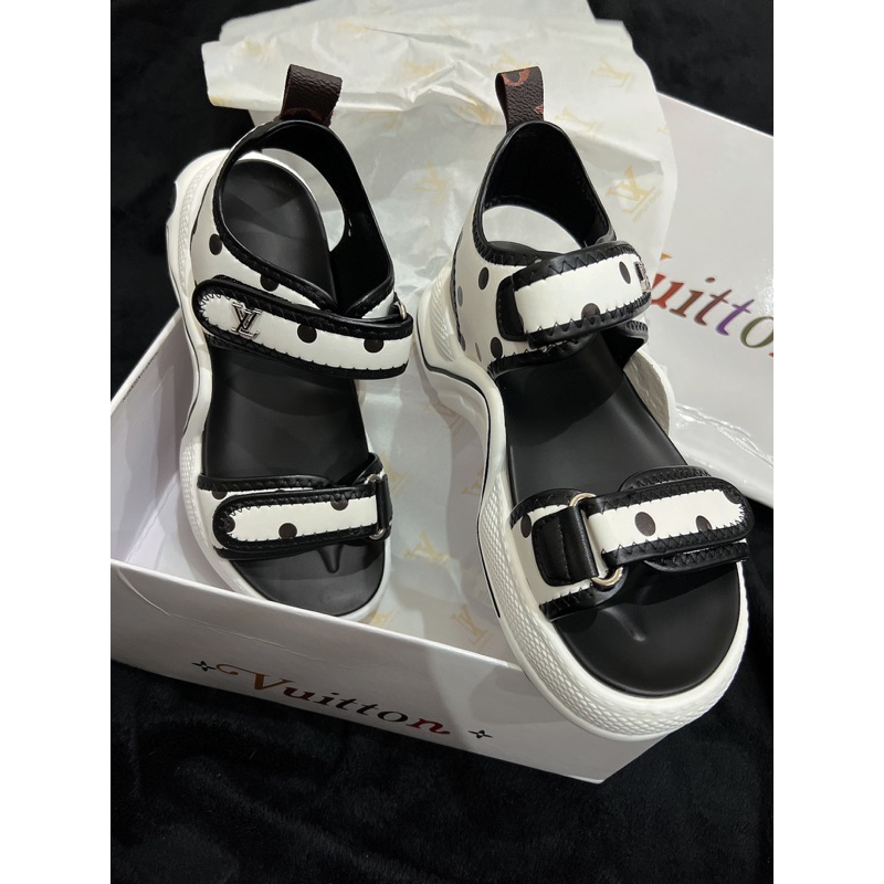 Sandal LV nữ trắng chấm bi- Hàng QC cao cấp-Kèm video thật