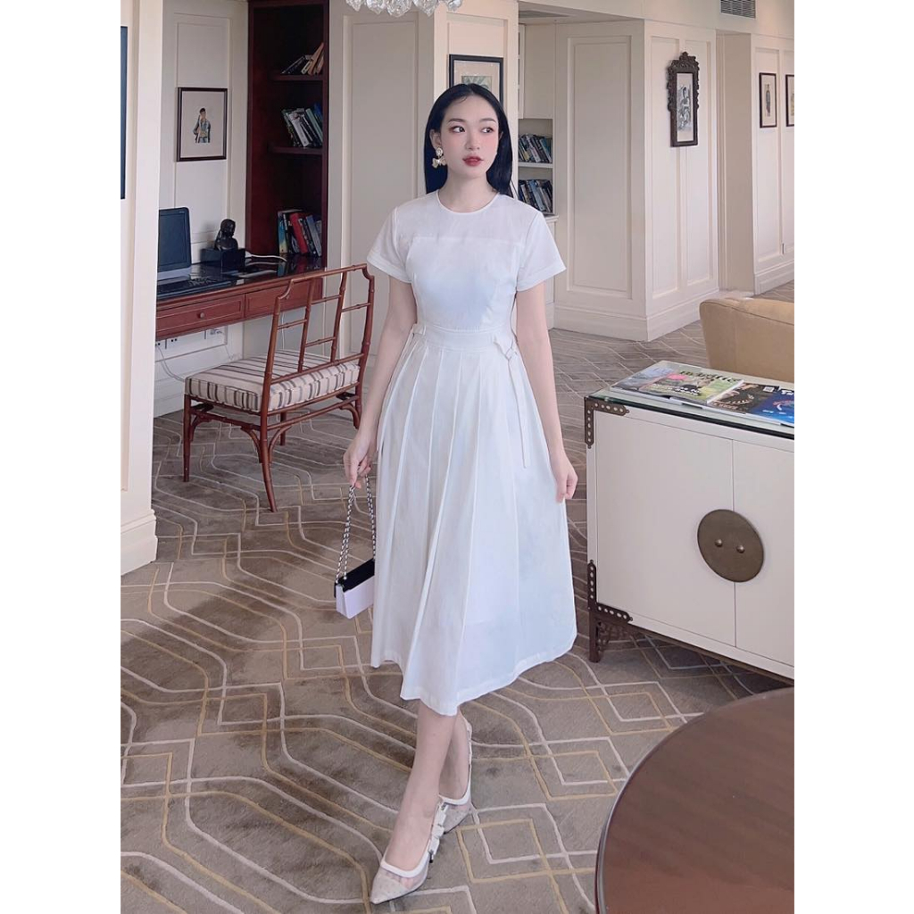Đầm midi tay ngắn, cổ tròn, thân dập ly, giả nịt 2 bên GAGO màu trắng GG4345