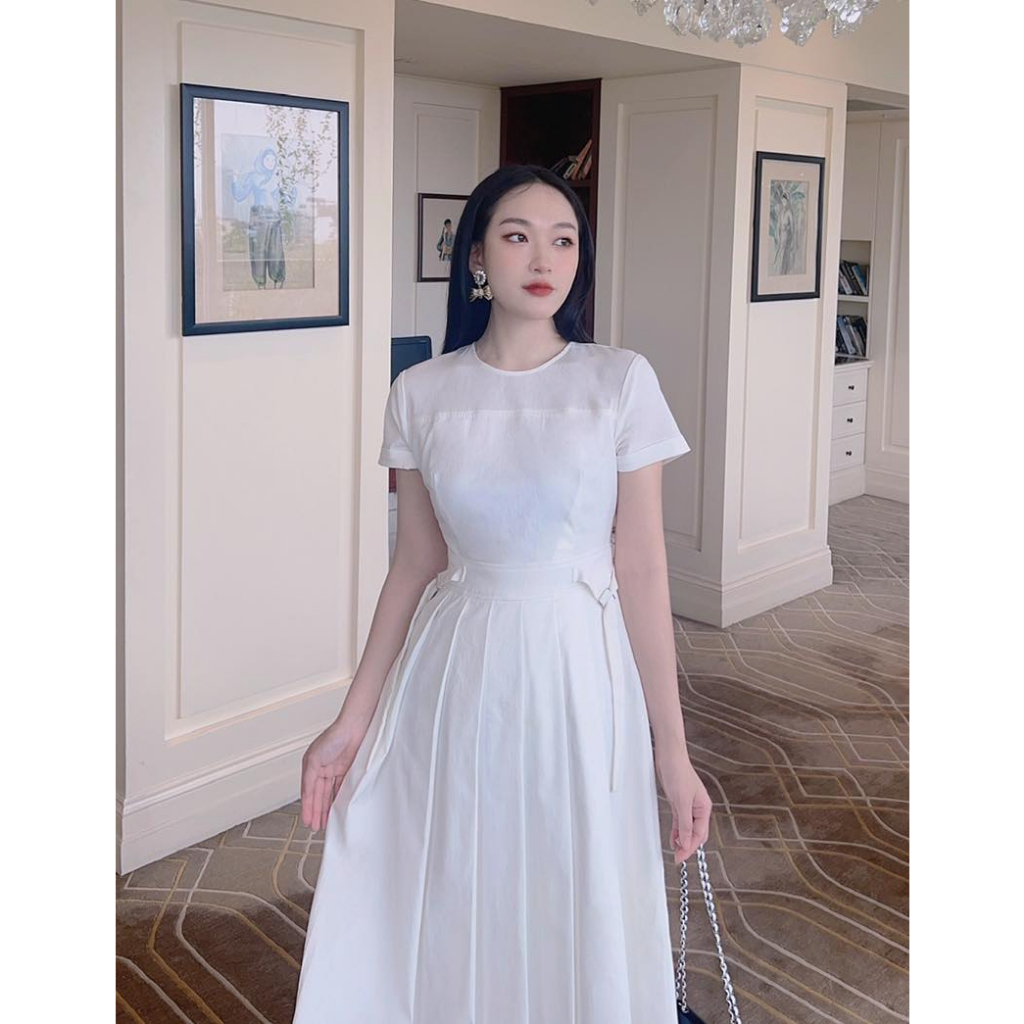 Đầm midi tay ngắn, cổ tròn, thân dập ly, giả nịt 2 bên GAGO màu trắng GG4345
