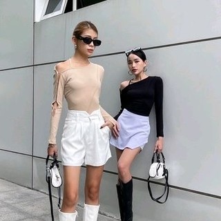 Daisy Top áo thun cổ tròn tay dài trễ vai ONhouse thiết kế cách điệu gài nút 1 bên tay
