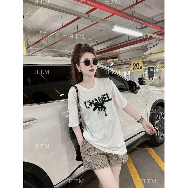 [ 𝐅𝐑𝐄𝐄 𝐒𝐇𝐈𝐏 ] Set áo phông Cha.nel hoa trà mix quần sooc Áo cotton khô QC l1 dày đẹp,hình kim sa đính nổi tag nơ cài rời