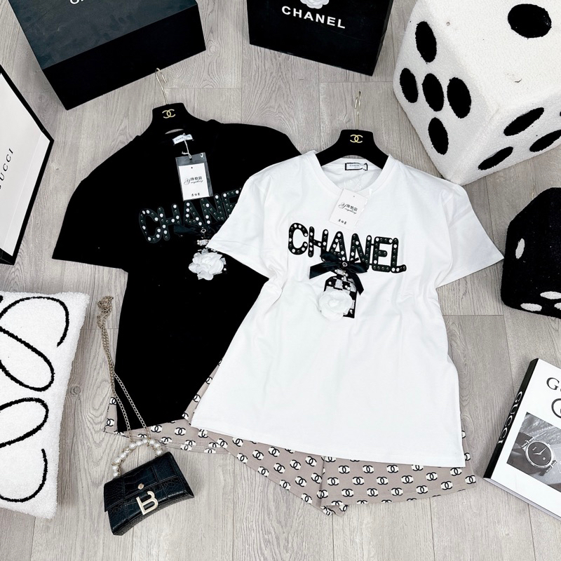 [ 𝐅𝐑𝐄𝐄 𝐒𝐇𝐈𝐏 ] Set áo phông Cha.nel hoa trà mix quần sooc Áo cotton khô QC l1 dày đẹp,hình kim sa đính nổi tag nơ cài rời