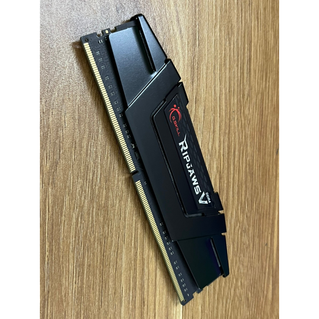 Bộ nhớ trong Ram Gskill Ripjaw V 8G/16G Bus 3200 Tản thép Đen New - Chính hãng - BH 36 Tháng