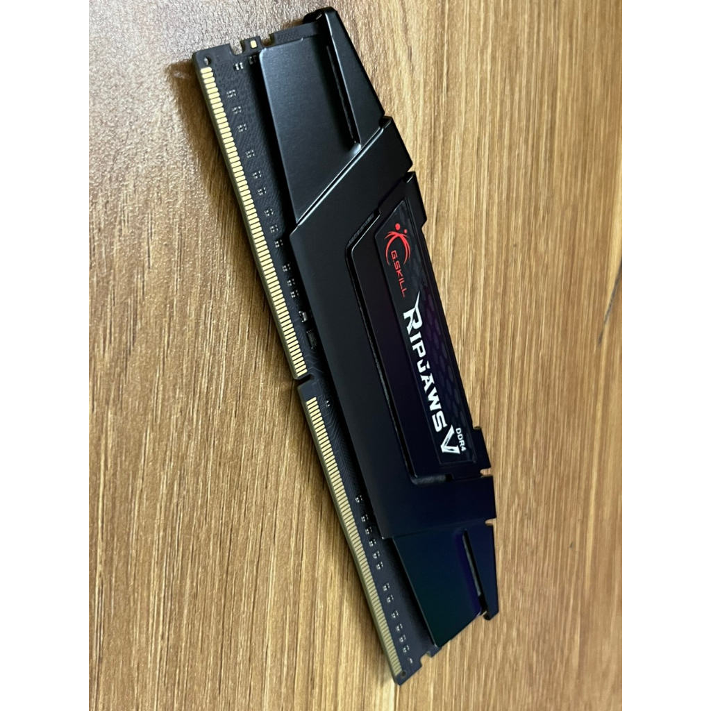 Bộ nhớ trong Ram Gskill Ripjaw V 8G/16G Bus 3200 Tản thép Đen New - Chính hãng - BH 36 Tháng
