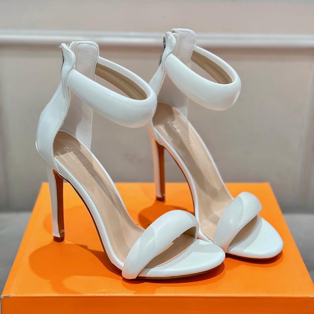 Sandal quai phồng gót nhọn cá tính thời trang