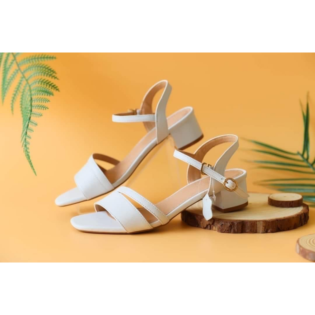 Giày sandal gót vuông 4cm màu trắng big size 40 41 42 43 44