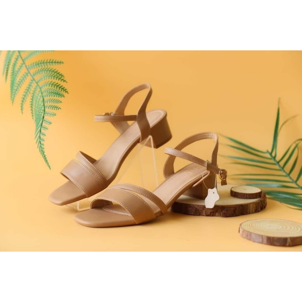 Giày sandal gót vuông 4cm màu trắng big size 40 41 42 43 44