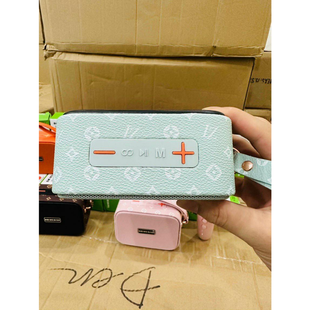 Loa bluetooth mini karaoke kèm mic Boombass M2101 Không dây, kèm 01 mic hát công suất 8w