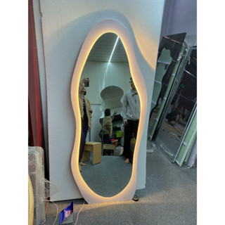 Gương toàn thân hình hạt đậu ốp gỗ VUADECOR có đèn led cảm ứng cao cấp decor phòng ngủ, phòng khách, shop thời trang