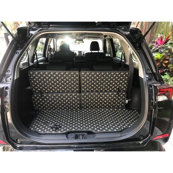 Thảm lót cốp sau cho Toyota Veloz