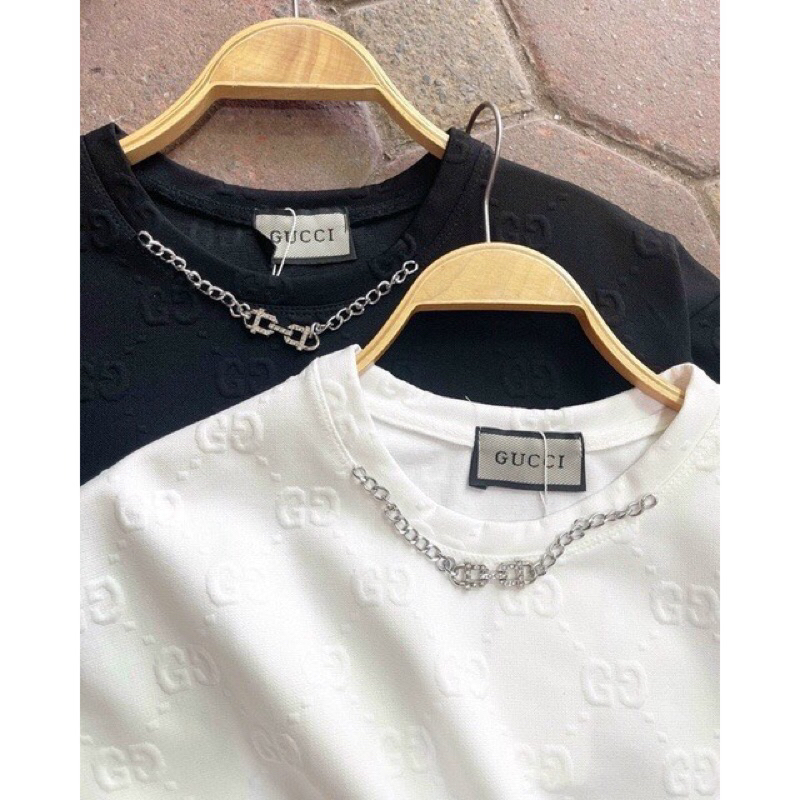 Áo Phông Xốp Vân G Dây Xích Hot Hit Form Rộng Đẹp 2 Màu Đen Trắng