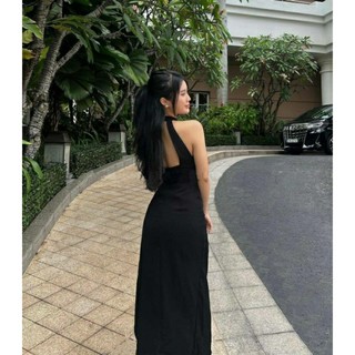 Đầm Cổ Yếm Xoắn Xẻ Tà
