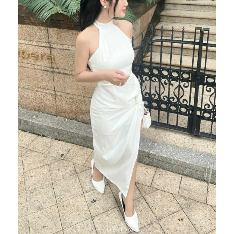 Đầm Cổ Yếm Xoắn Xẻ Tà