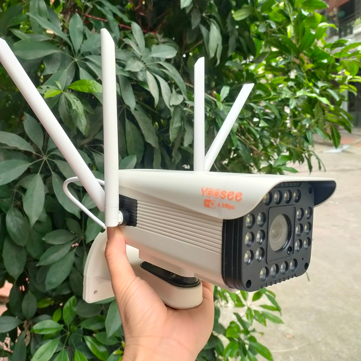 Camera ngoài trời yoosee thân xoay 4 râu 20led quay quét 360 độ, siêu nét, chịu mưa nắng, có màu ban đêm