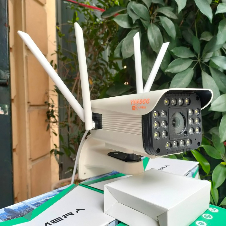 Camera ngoài trời yoosee thân xoay 4 râu 20led quay quét 360 độ, siêu nét, chịu mưa nắng, có màu ban đêm