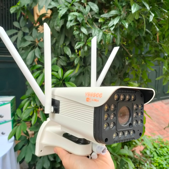 Camera ngoài trời yoosee thân xoay 4 râu 20led quay quét 360 độ, siêu nét, chịu mưa nắng, có màu ban đêm