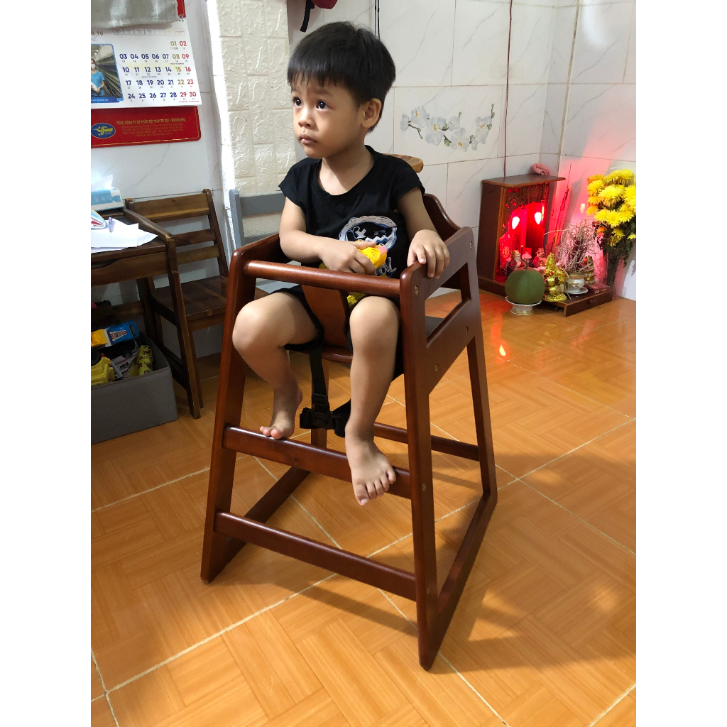 Ghế tập ăn dặm cho bé bằng gỗ, phong cách châu âu