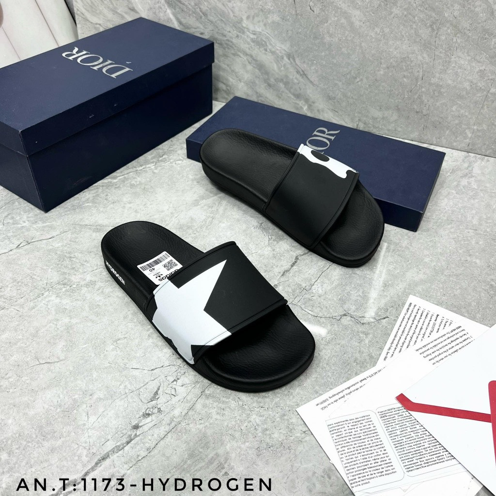 Dép lê thời trang quai ngang nam đẹp đầu lâu.Hàng sẵn kho từ 38-43